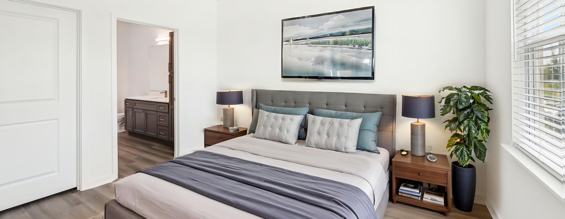 Calabria - Virtually Staged Bedroom